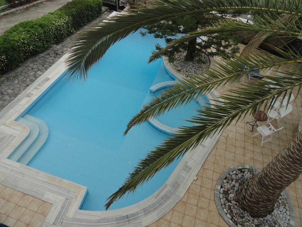 Foivos 2 Hotell Gytheio Rum bild