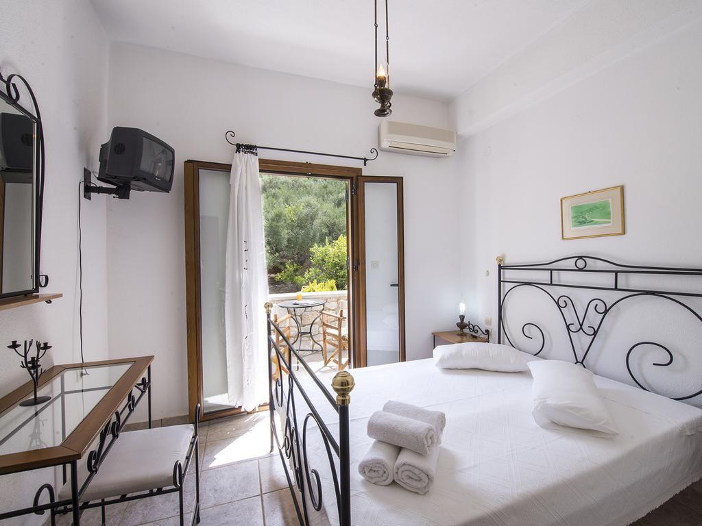 Foivos 2 Hotell Gytheio Exteriör bild