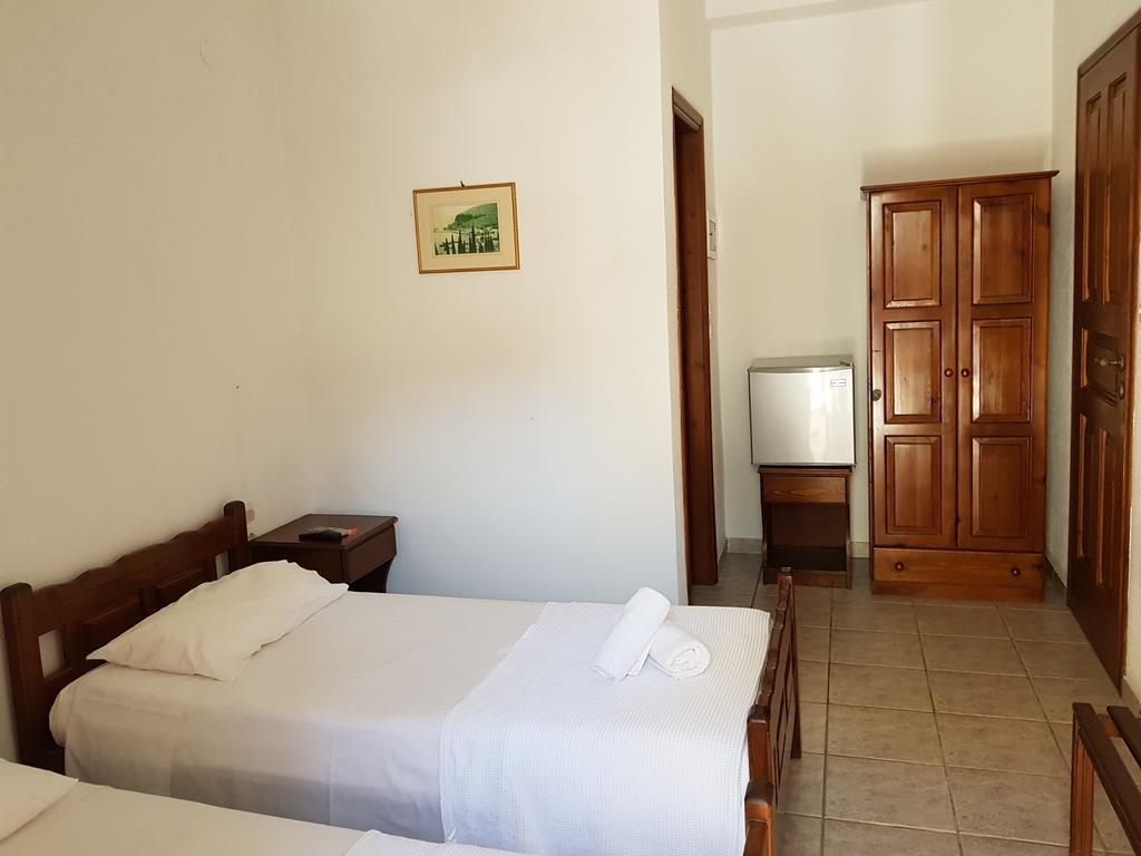 Foivos 2 Hotell Gytheio Exteriör bild